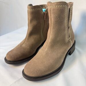 Clarks Women Maye Zip Leather Chelsea Boots 6 Pebble Suede Casual Outdoor Casual